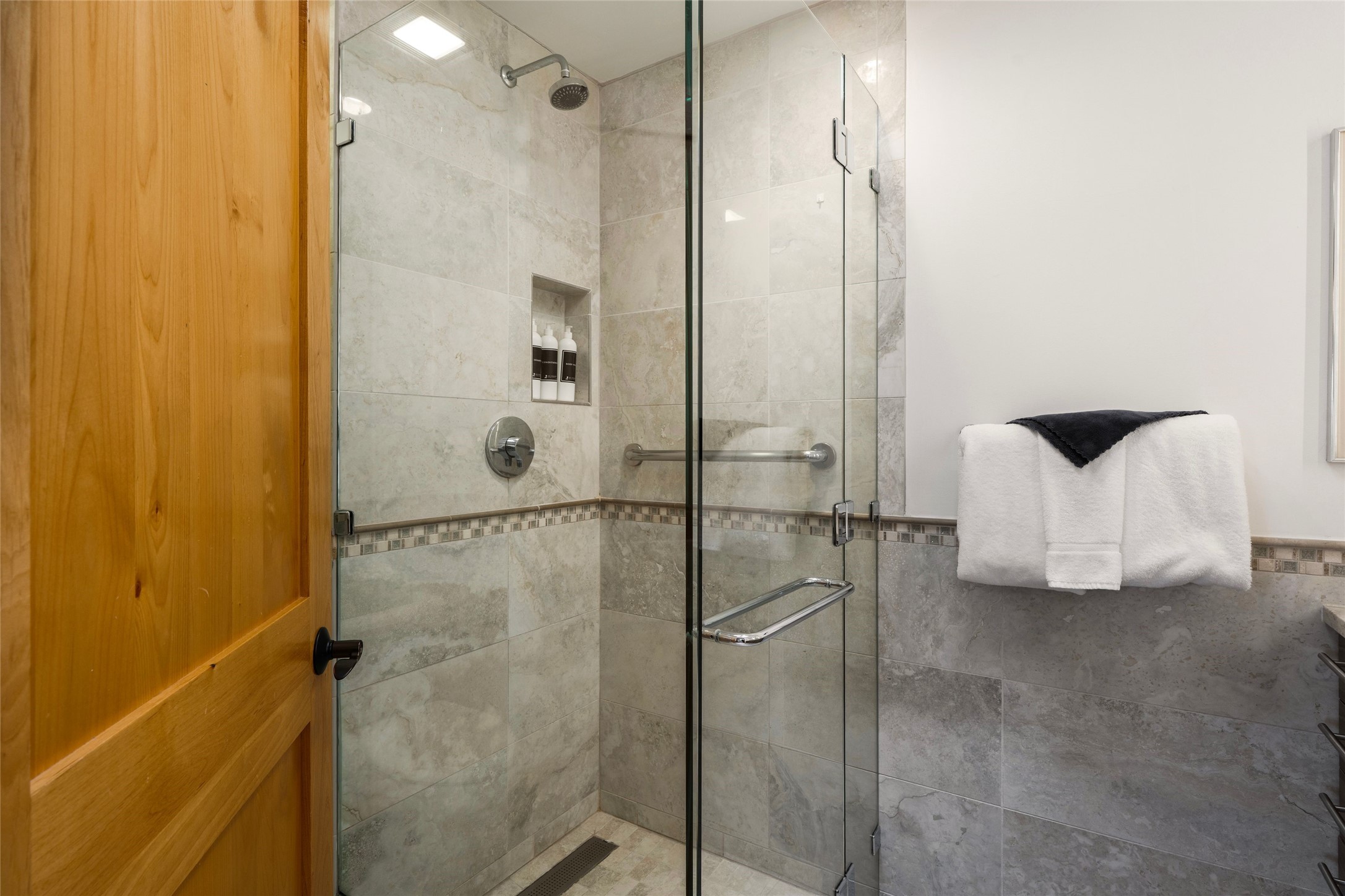 320 Artist Road, Unit 24 Santa Fe, NM 87501 - Photo 18 of 31 Walk In Shower