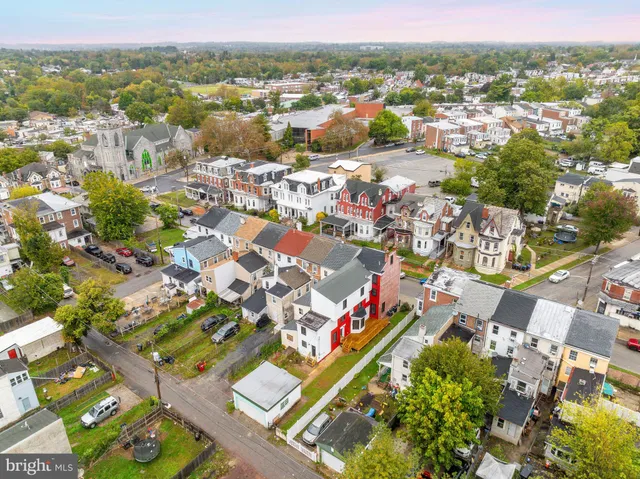 $2,600 | 32 East Elm Street, Norristown, PA 19401