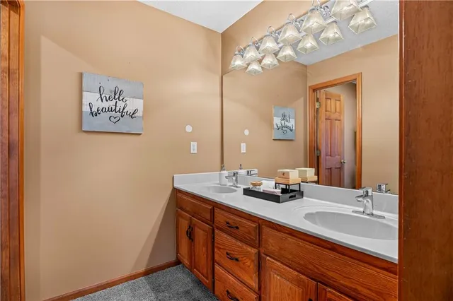 $590,000 | 15145 Lakeport Lane, Smithville, MO 64089