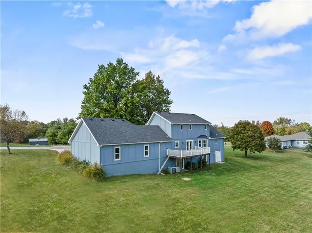 $590,000 | 15145 Lakeport Lane, Smithville, MO 64089