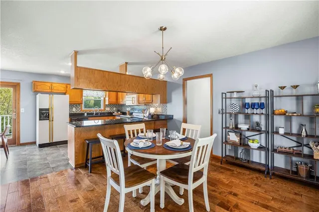 $590,000 | 15145 Lakeport Lane, Smithville, MO 64089