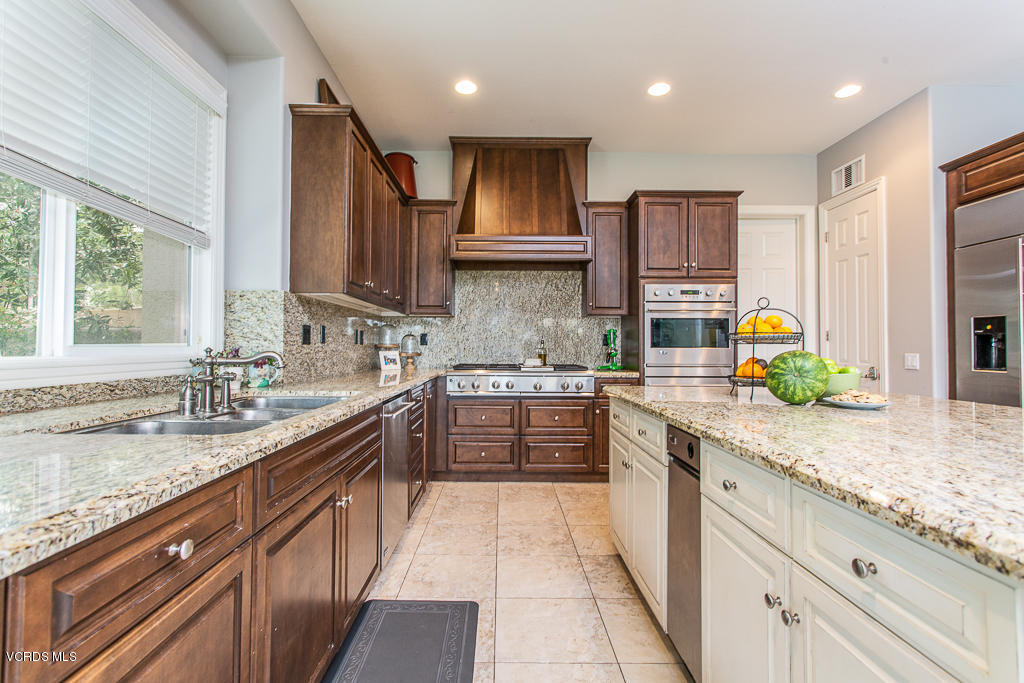12478 Nelson Road Moorpark, CA 93021 - Photo 14 of 53 12478 Nelson Rd - HsH Prod-11