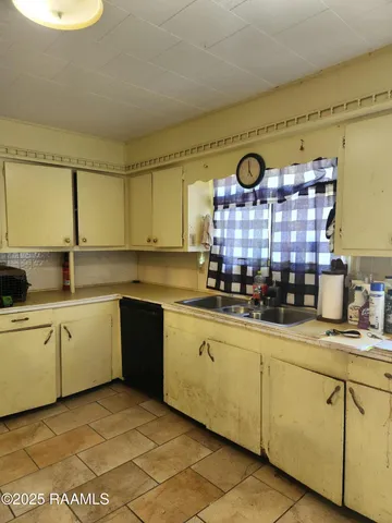 $190,000 | 226 South Dossman Street, Ville Platte, LA 70586