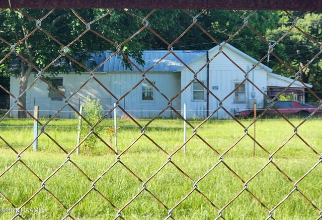 $190,000 | 226 South Dossman Street, Ville Platte, LA 70586