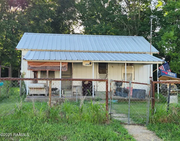 $190,000 | 226 South Dossman Street, Ville Platte, LA 70586