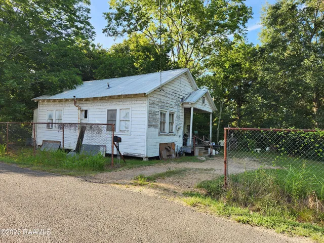 $190,000 | 226 South Dossman Street, Ville Platte, LA 70586