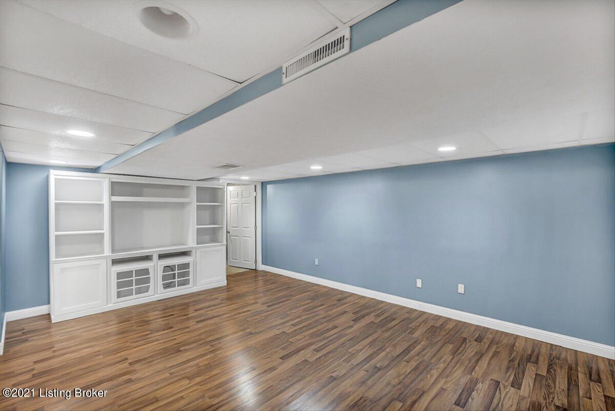 4244 Middlebrook Road Louisville, KY 40207 - Photo 24 of 36 26-4244 Middlebrook Rd-125