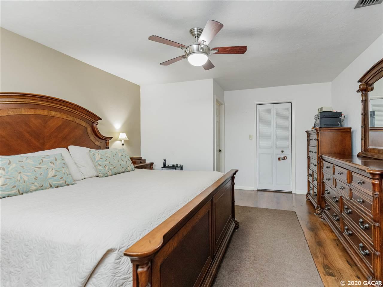 8000 Southwest 17th Place Gainesville, FL 32607 - Photo 11 of 24 Gallery Image 11