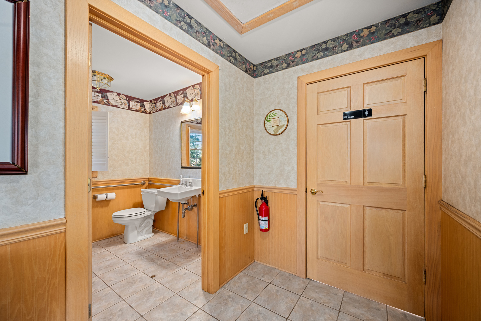 15165 Quigley Road Sycamore, IL 60178 - Photo 70 of 101 a bathroom with a toilet and a shower