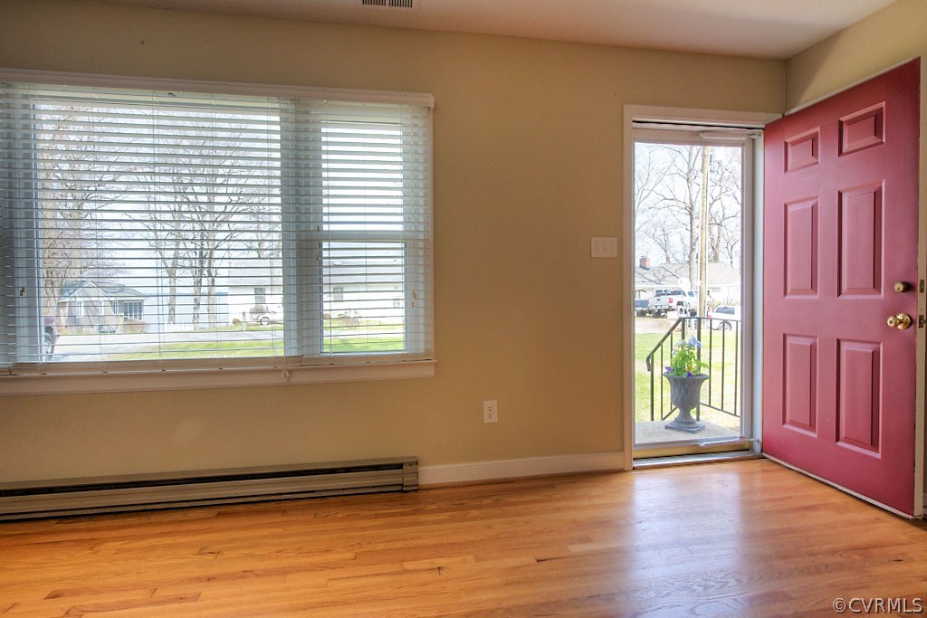480 Riverside Drive Center Cross, VA 22437 - Photo 8 of 43 Living Room