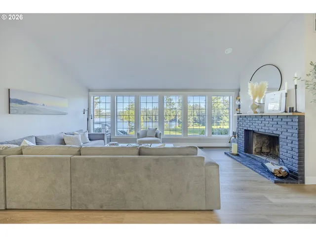 $1,750,000 | 83471 South Cove Way, Florence, OR 97439