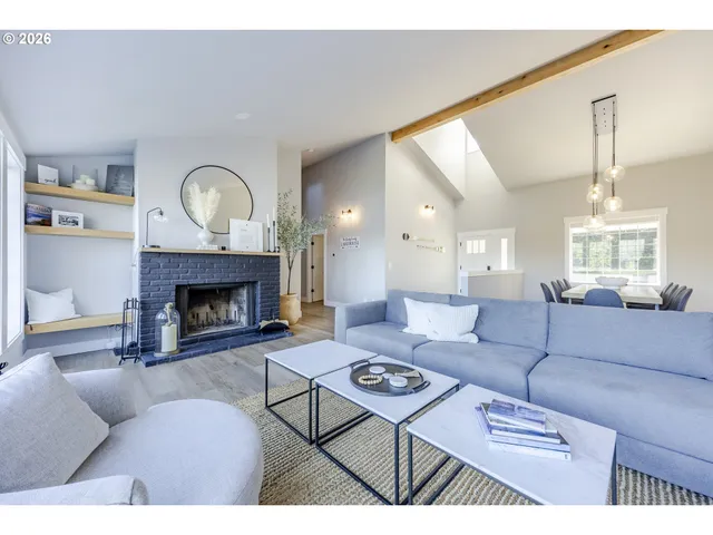 $1,750,000 | 83471 South Cove Way, Florence, OR 97439