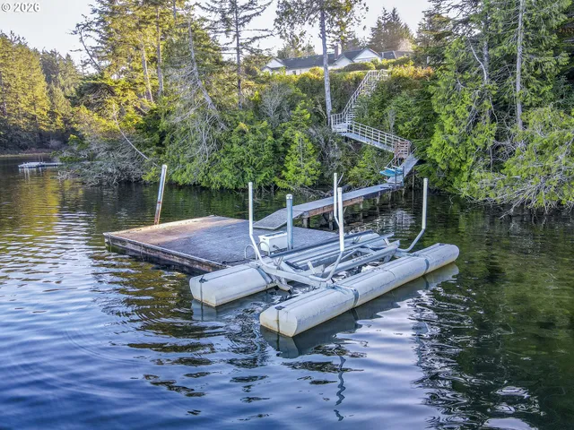 $1,750,000 | 83471 South Cove Way, Florence, OR 97439