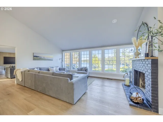 $1,750,000 | 83471 South Cove Way, Florence, OR 97439