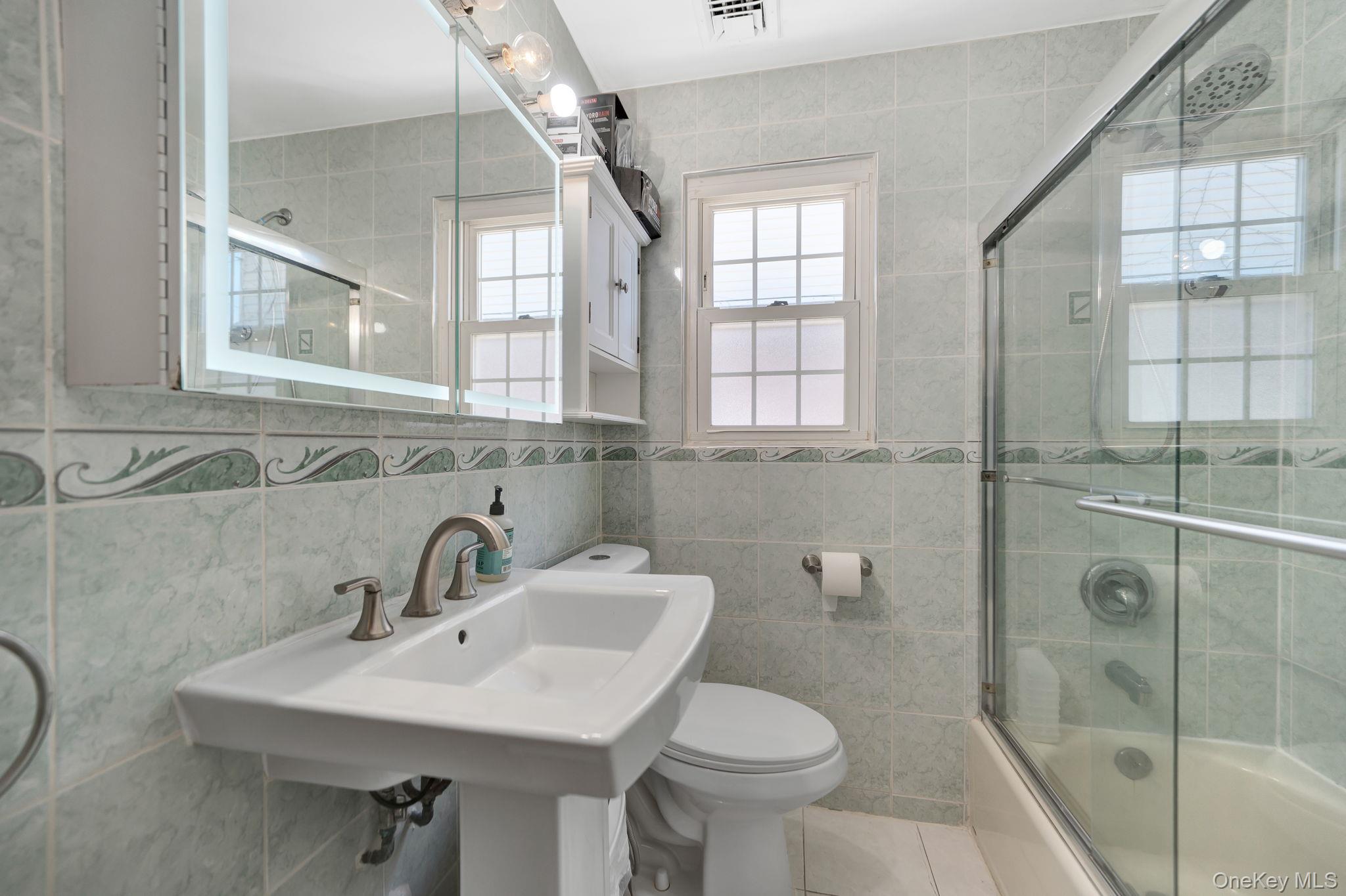64 Dewitt Street Valley Stream, NY 11580 - Photo 17 of 32 Gallery Image 17