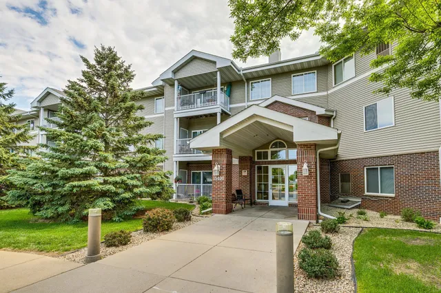 $270,000 | 15400 Chippendale Avenue West, Unit 216, Rosemount, MN 55068