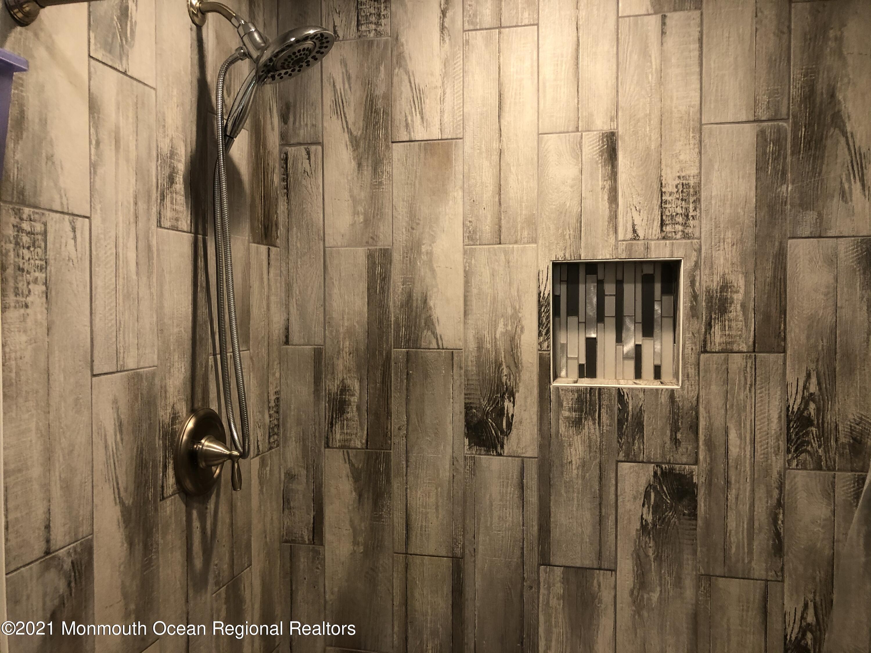 836 Wright Debow Road Jackson, NJ 08527 - Photo 18 of 22 a bathroom with a shower