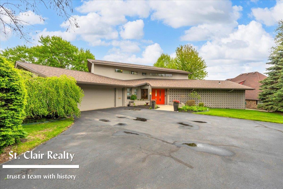560 North Riverside Avenue St. Clair, MI 48079 - Photo 2 of 49