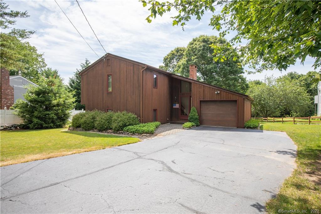 140 Niles Hill Road Waterford, CT 06385 - Photo 1 of 1