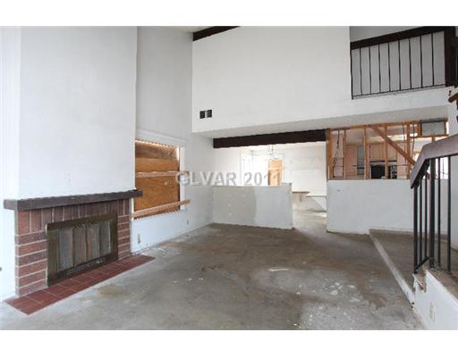 4730 Monaco Road Las Vegas, NV 89121 - Photo 3 of 25 Living Room.