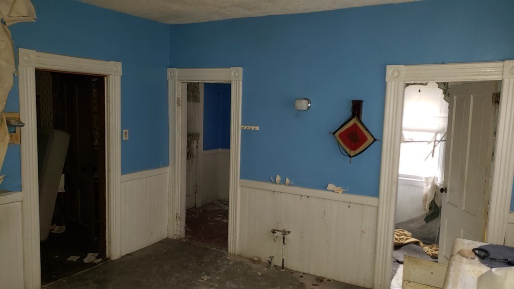136 Bowles Street Springfield, MA 01109 - Photo 6 of 21 Gallery Image 6
