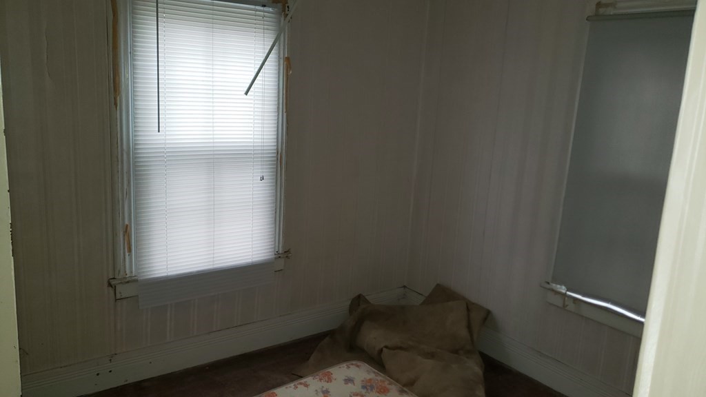 136 Bowles Street Springfield, MA 01109 - Photo 10 of 21 Gallery Image 10