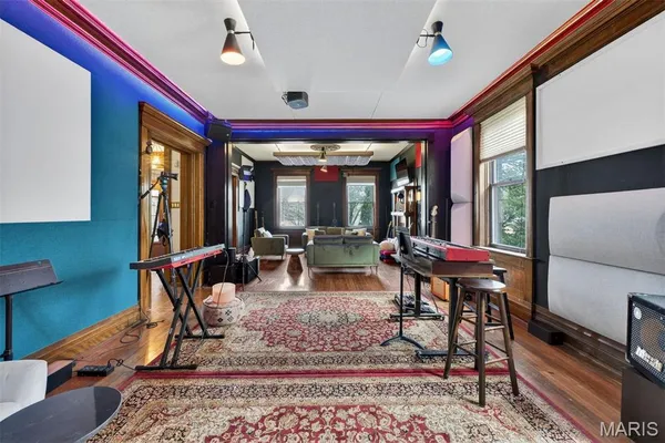 $1,195,000 | 3500 Russell Boulevard, St. Louis, MO 63104