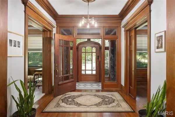 $1,195,000 | 3500 Russell Boulevard, St. Louis, MO 63104