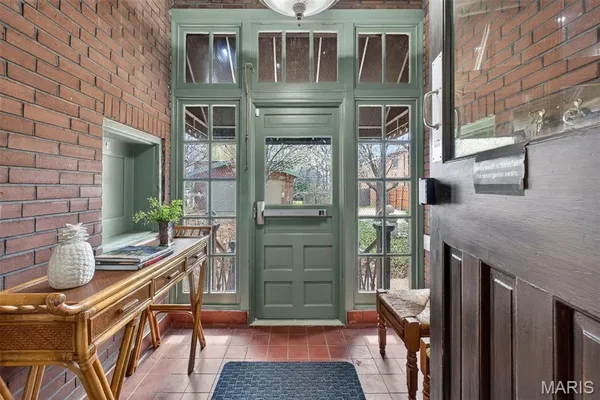 $1,195,000 | 3500 Russell Boulevard, St. Louis, MO 63104
