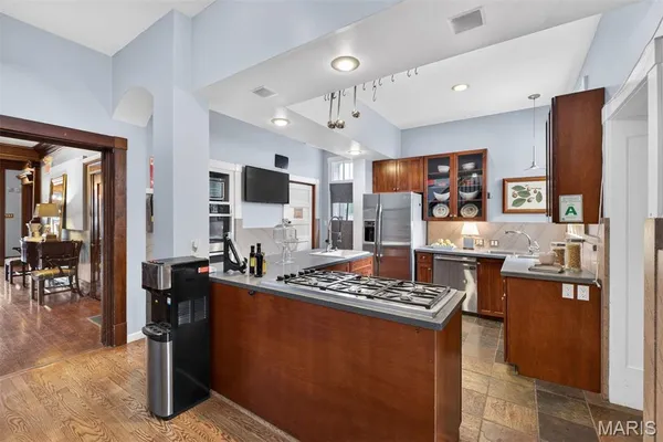 $1,195,000 | 3500 Russell Boulevard, St. Louis, MO 63104