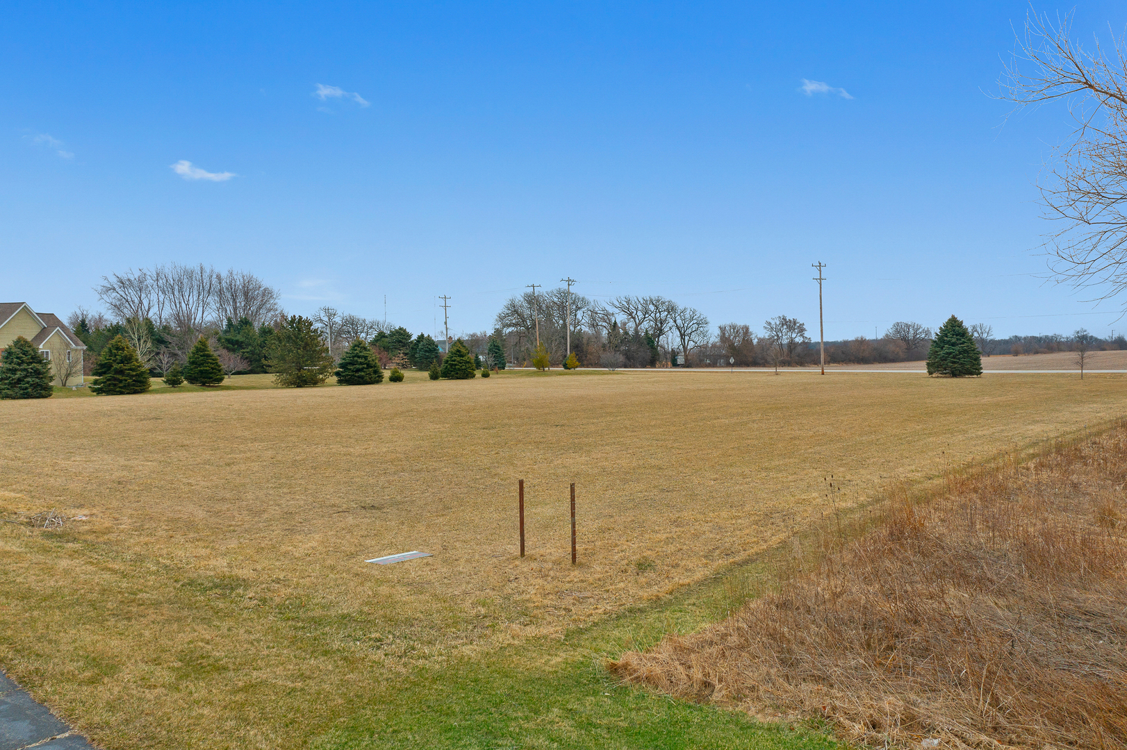 2 Stonecrest Drive Elgin, IL 60124 - Photo 5 of 10 a view of lake and mountain