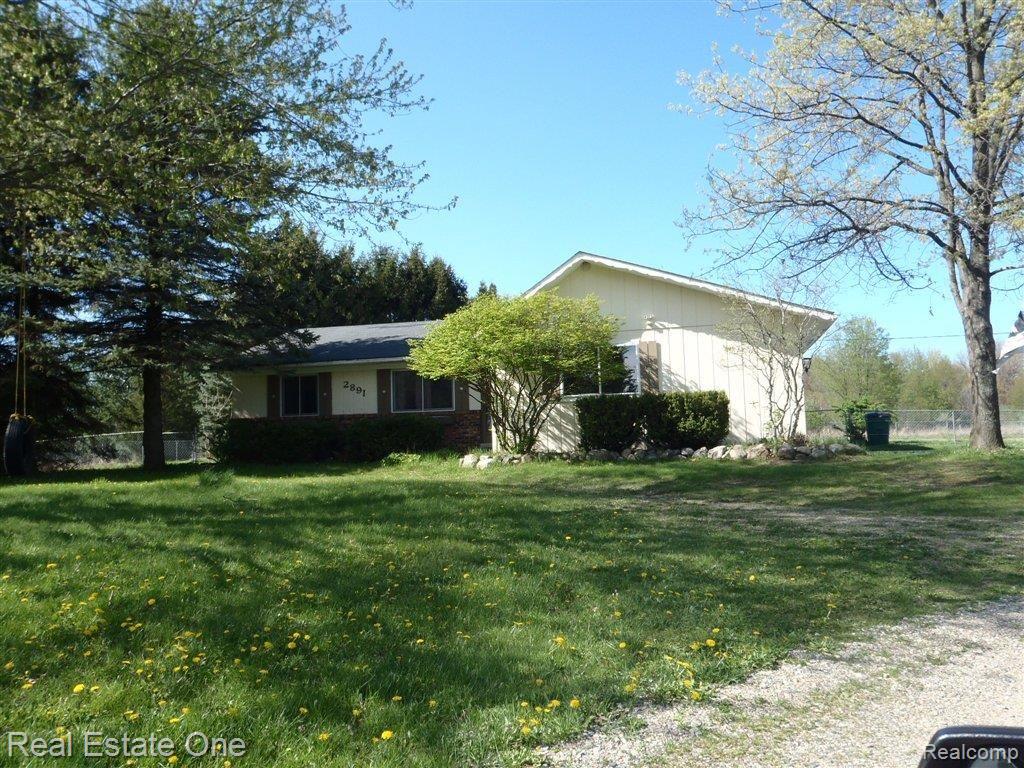 2891 Lannen Road Howell, MI 48855 - Photo 1 of 24 007.JPG