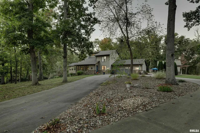 $625,000 | 8825 Lake Of The Woods Road, Fowler, IL 62338