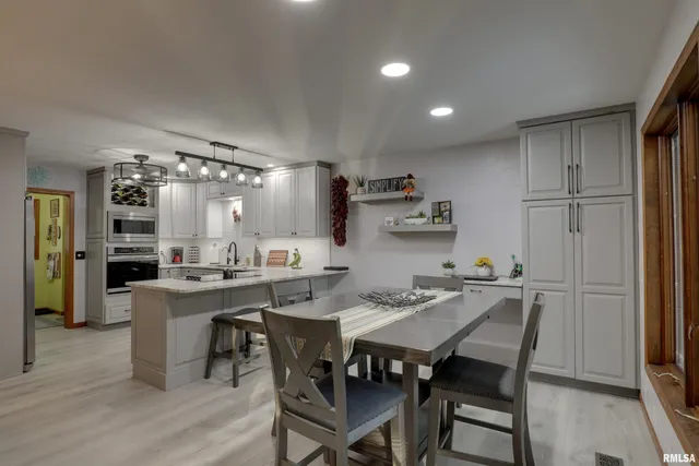 $625,000 | 8825 Lake Of The Woods Road, Fowler, IL 62338