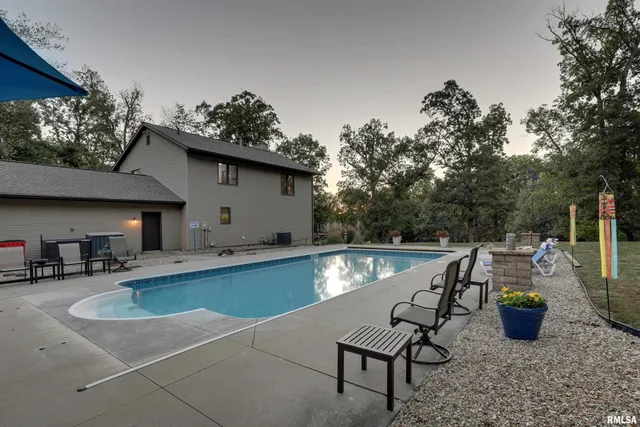 $625,000 | 8825 Lake Of The Woods Road, Fowler, IL 62338