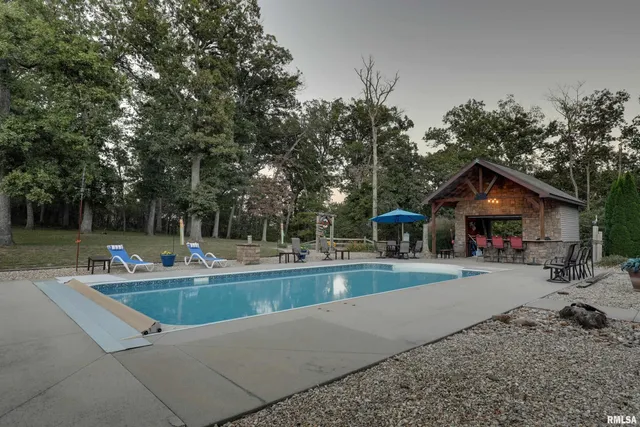 $625,000 | 8825 Lake Of The Woods Road, Fowler, IL 62338