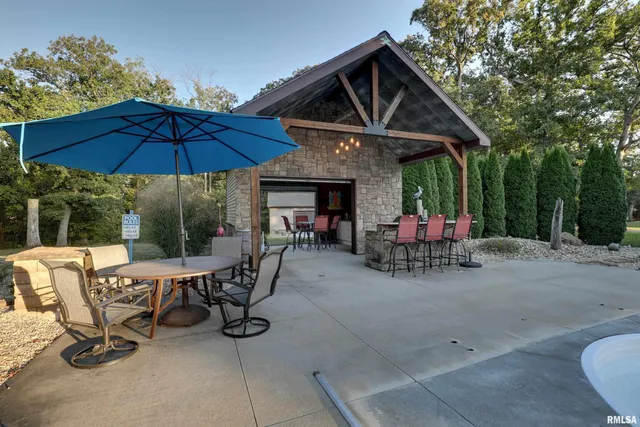 $625,000 | 8825 Lake Of The Woods Road, Fowler, IL 62338