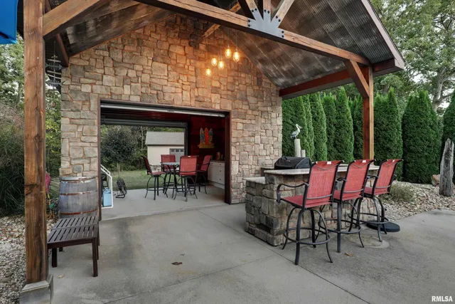 $625,000 | 8825 Lake Of The Woods Road, Fowler, IL 62338