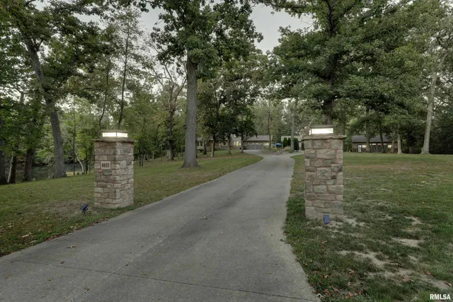 $625,000 | 8825 Lake Of The Woods Road, Fowler, IL 62338