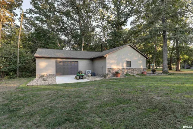 $625,000 | 8825 Lake Of The Woods Road, Fowler, IL 62338