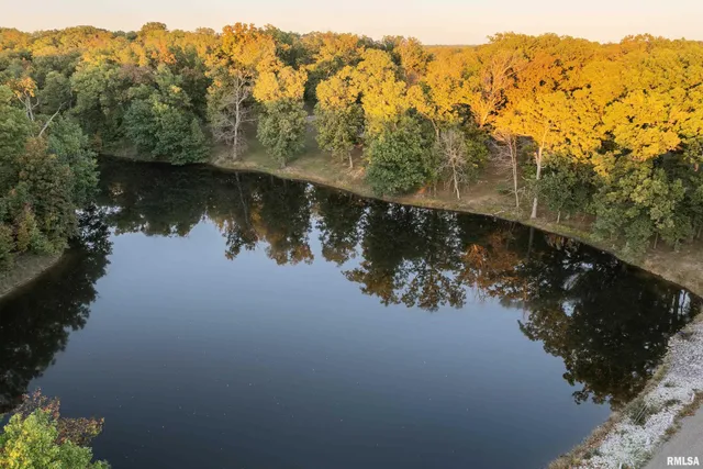 $625,000 | 8825 Lake Of The Woods Road, Fowler, IL 62338