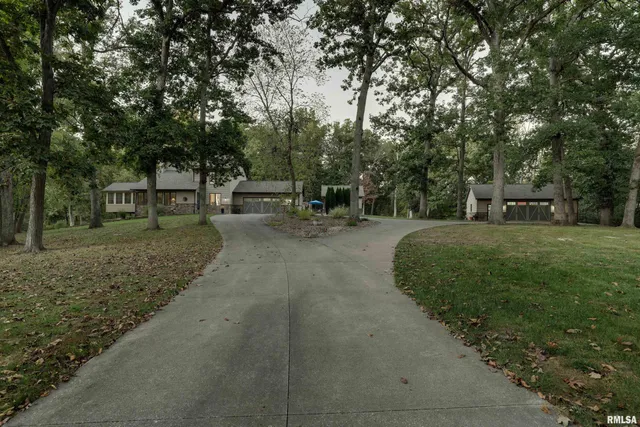 $625,000 | 8825 Lake Of The Woods Road, Fowler, IL 62338