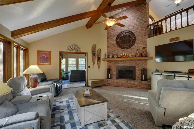 $625,000 | 8825 Lake Of The Woods Road, Fowler, IL 62338