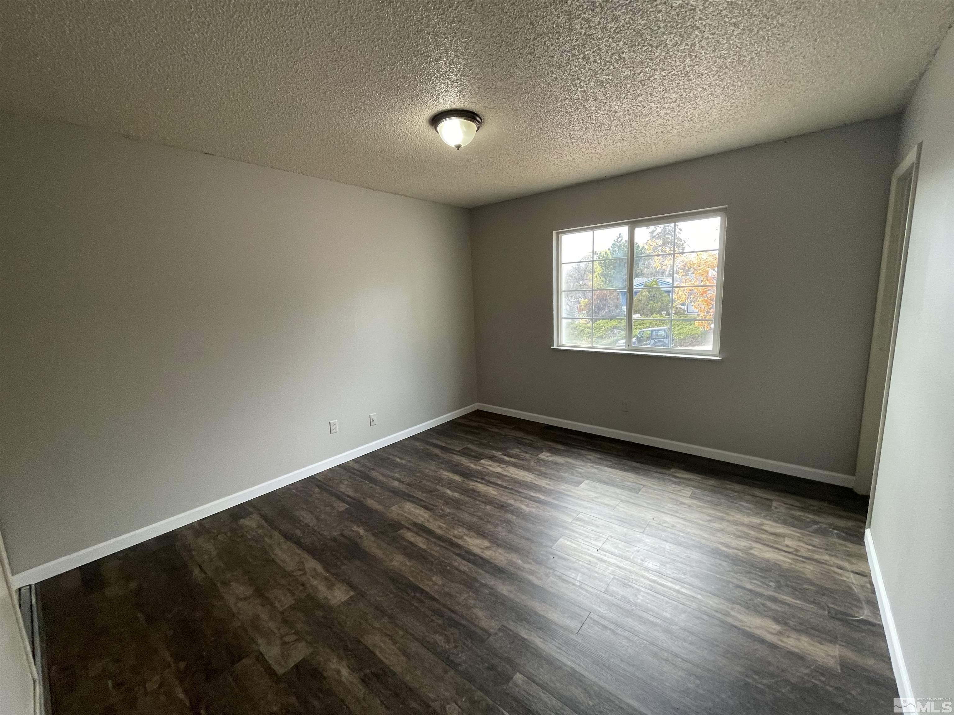 7530 Essex Way Reno, NV 89506 - Photo 4 of 11 Photo 4