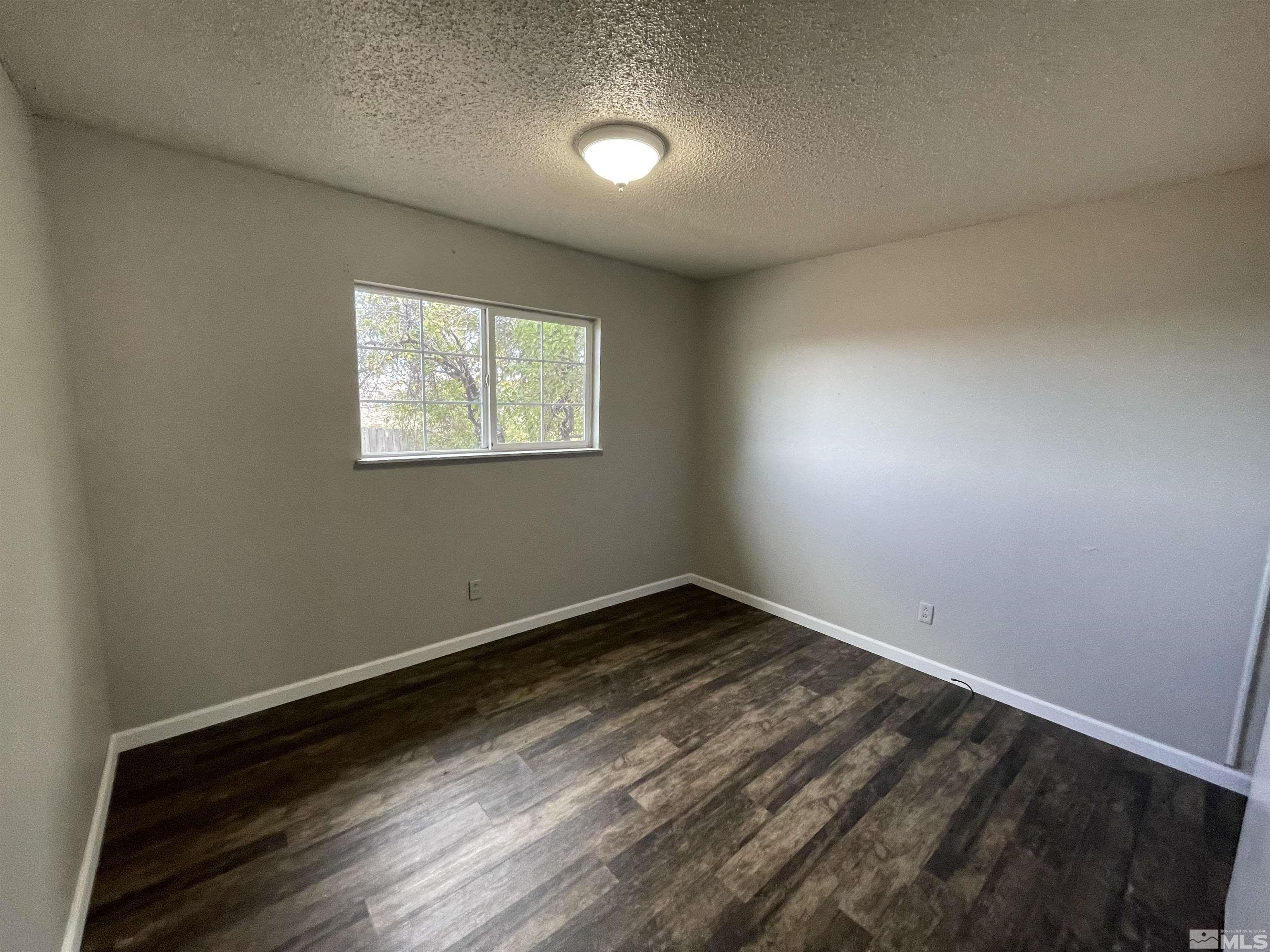 7530 Essex Way Reno, NV 89506 - Photo 5 of 11 Photo 5