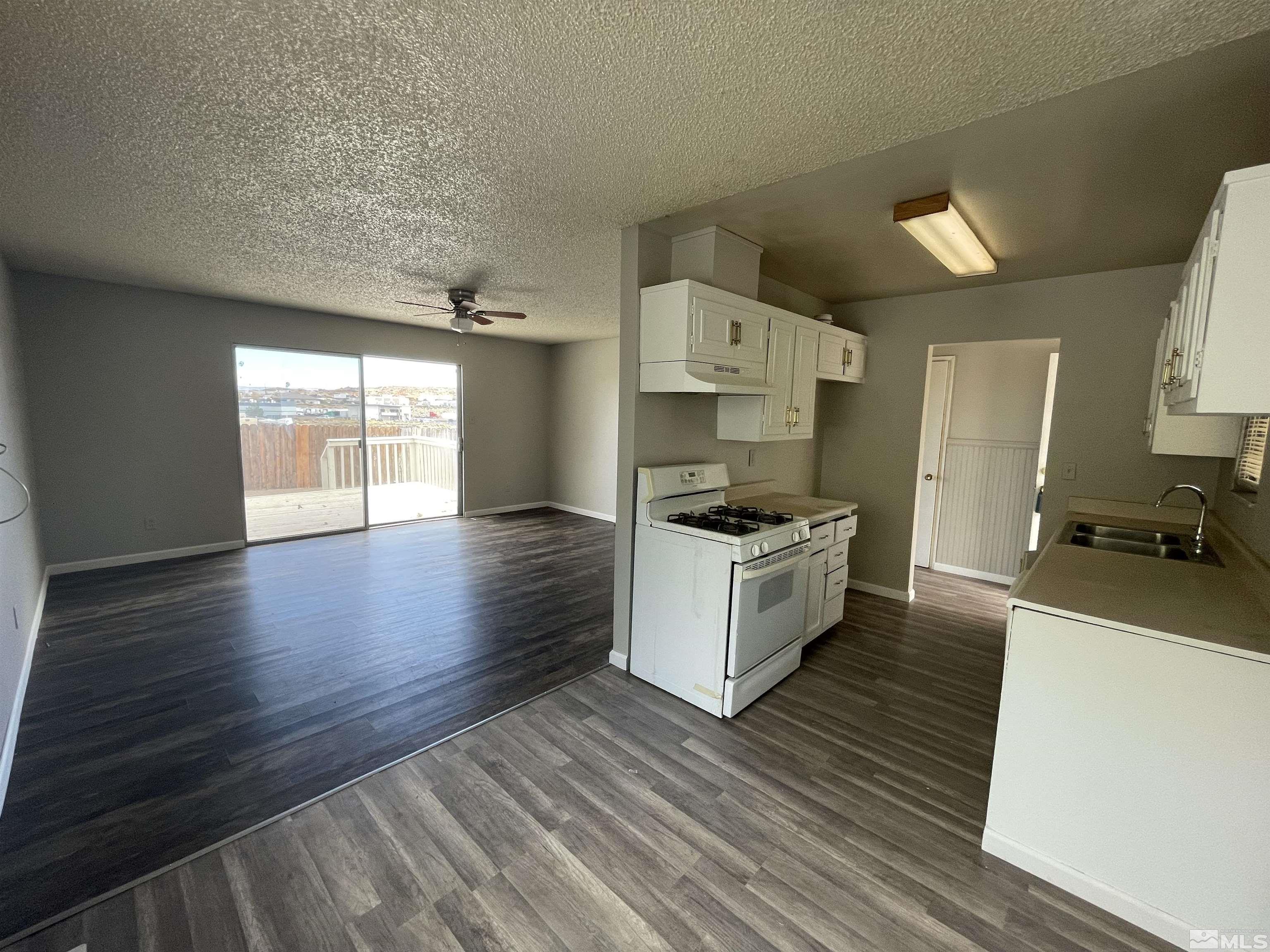 7530 Essex Way Reno, NV 89506 - Photo 9 of 11 Photo 9