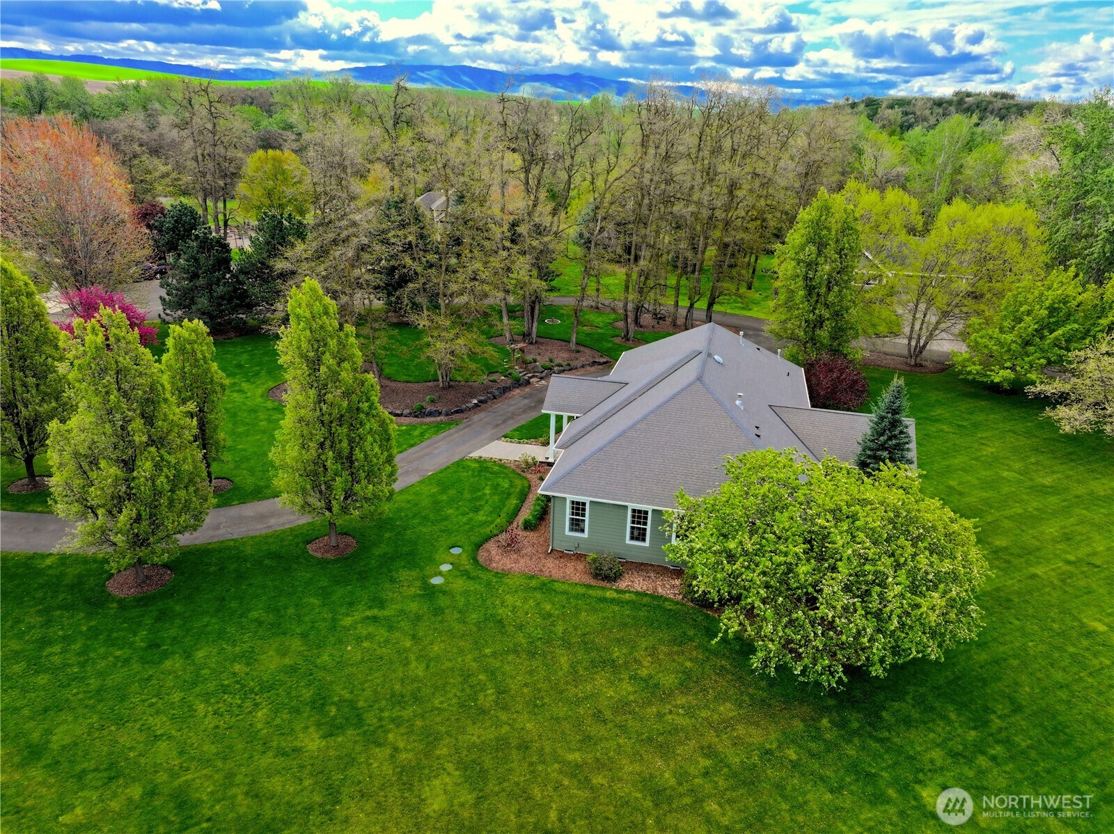 236 Looking Glass Road Walla Walla, WA 99362 - Photo 2 of 36