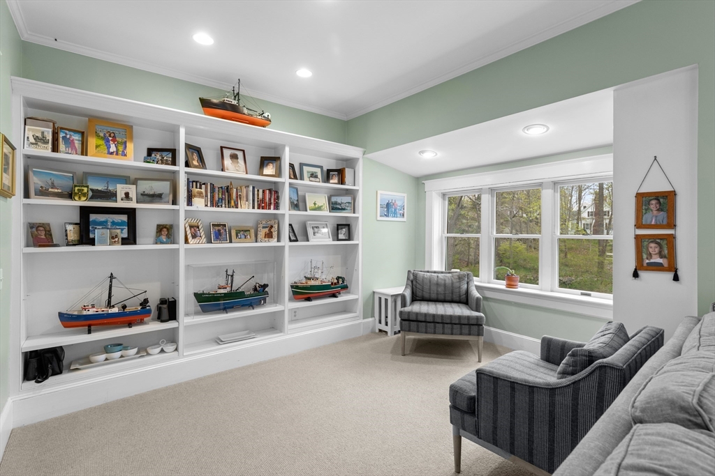 684 Country Way Scituate, MA 02066 - Photo 10 of 39