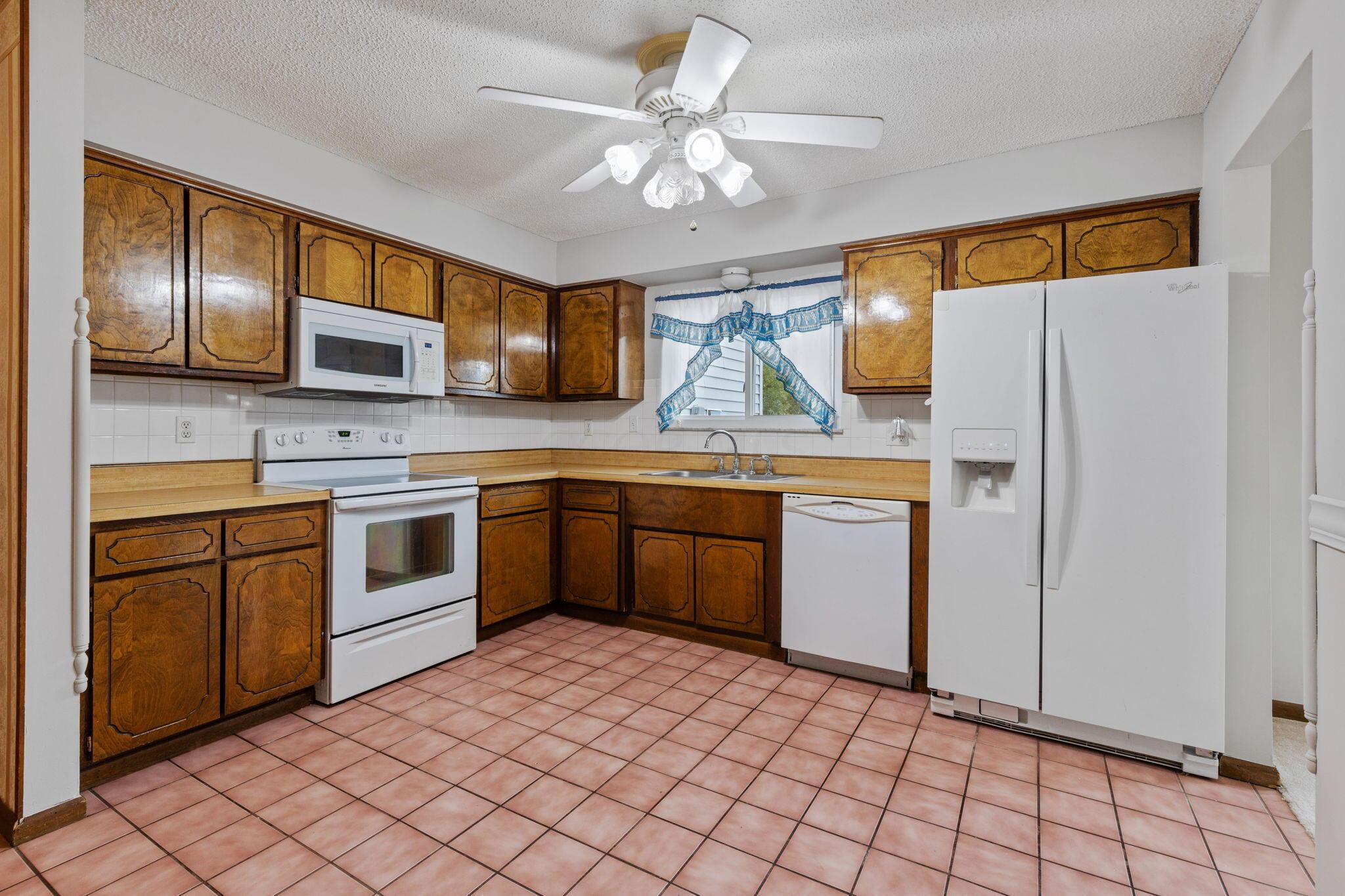 763 Ronson Avenue Columbus, OH 43230 - Photo 12 of 46 Kitchen - 763 Ronson Avenue, Columbus, OH 43230