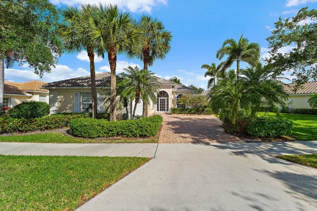 $3,600 | 8120 Southeast Paurotis Lane, Hobe Sound, FL 33455